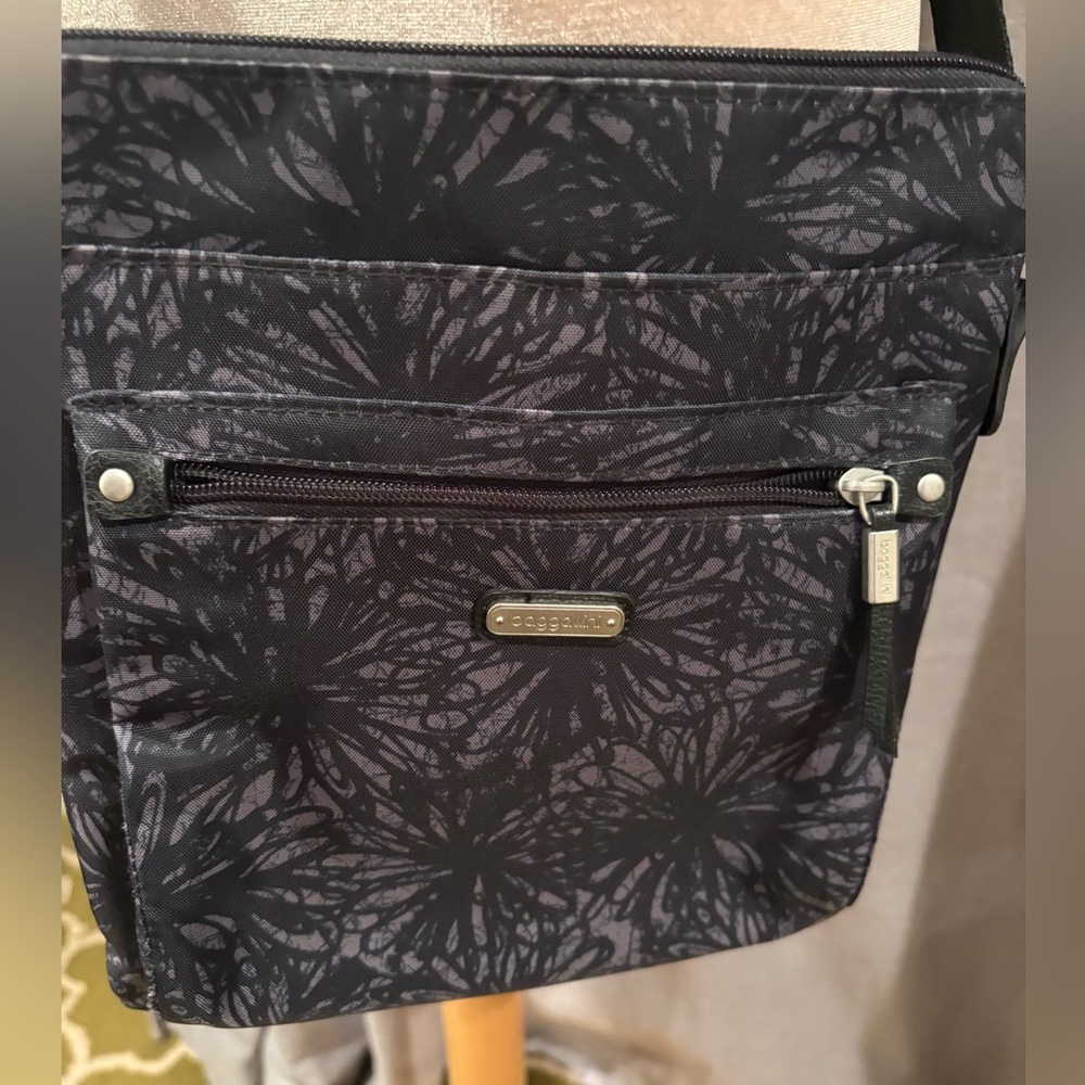 Baggallini Crossbody Bag w/ Detachable Pouch